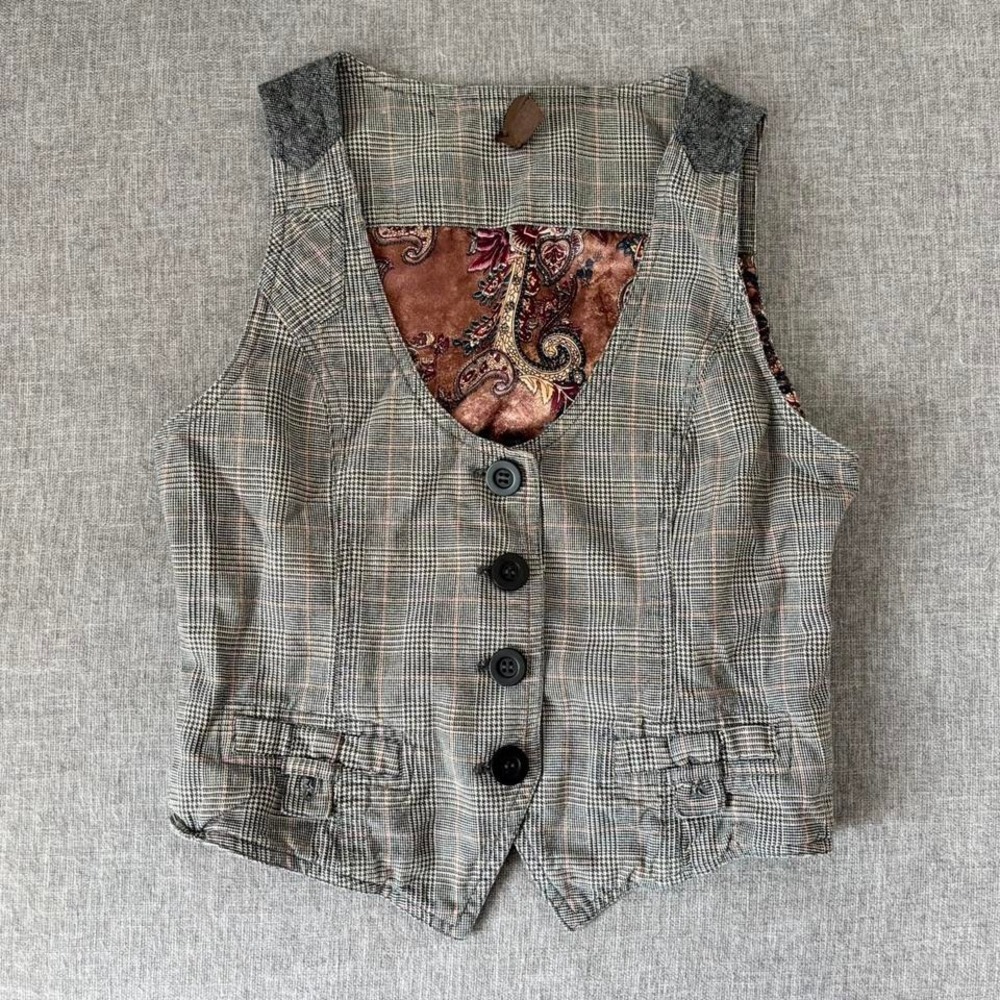 Plaid Fitted Button-Up Vest
